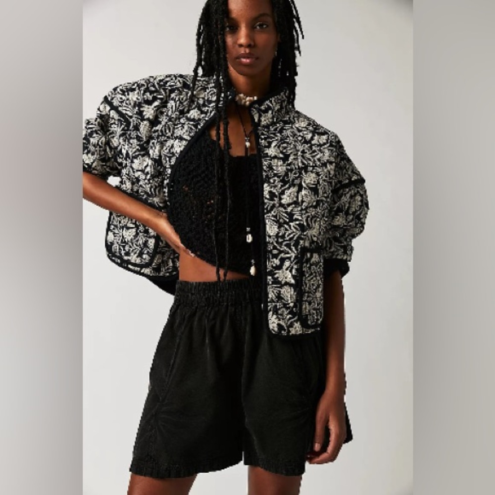 FREE PEOPLE Get Free Poplin Pull-On Shorts Black NWT LARGE